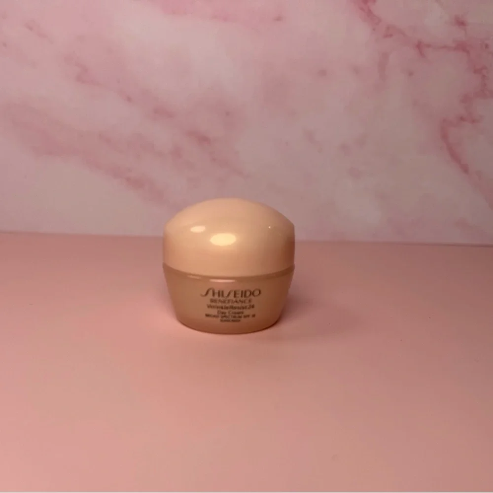 Shiseido Benefiance Day & Night Cream - Cream